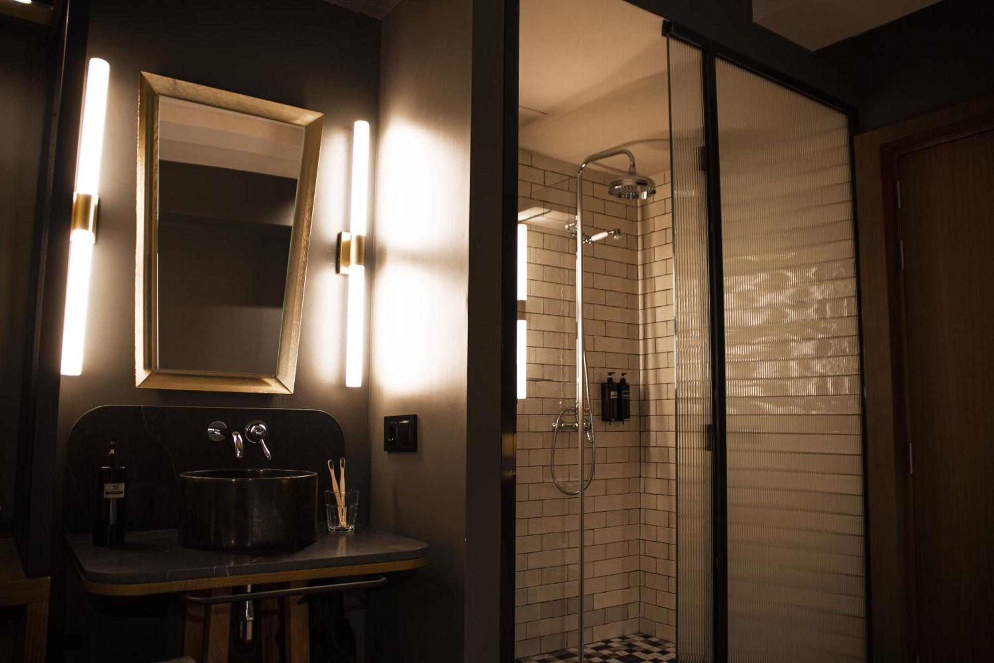 Letoh Letoh Gran Via Hotel Madrid Ngoại thất bức ảnh
